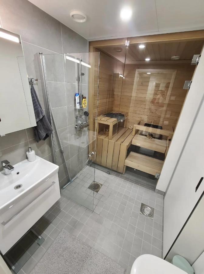 Cosy Apartment With A Relaxing Sauna And A Balcony เฮลซิงกิ ภายนอก รูปภาพ
